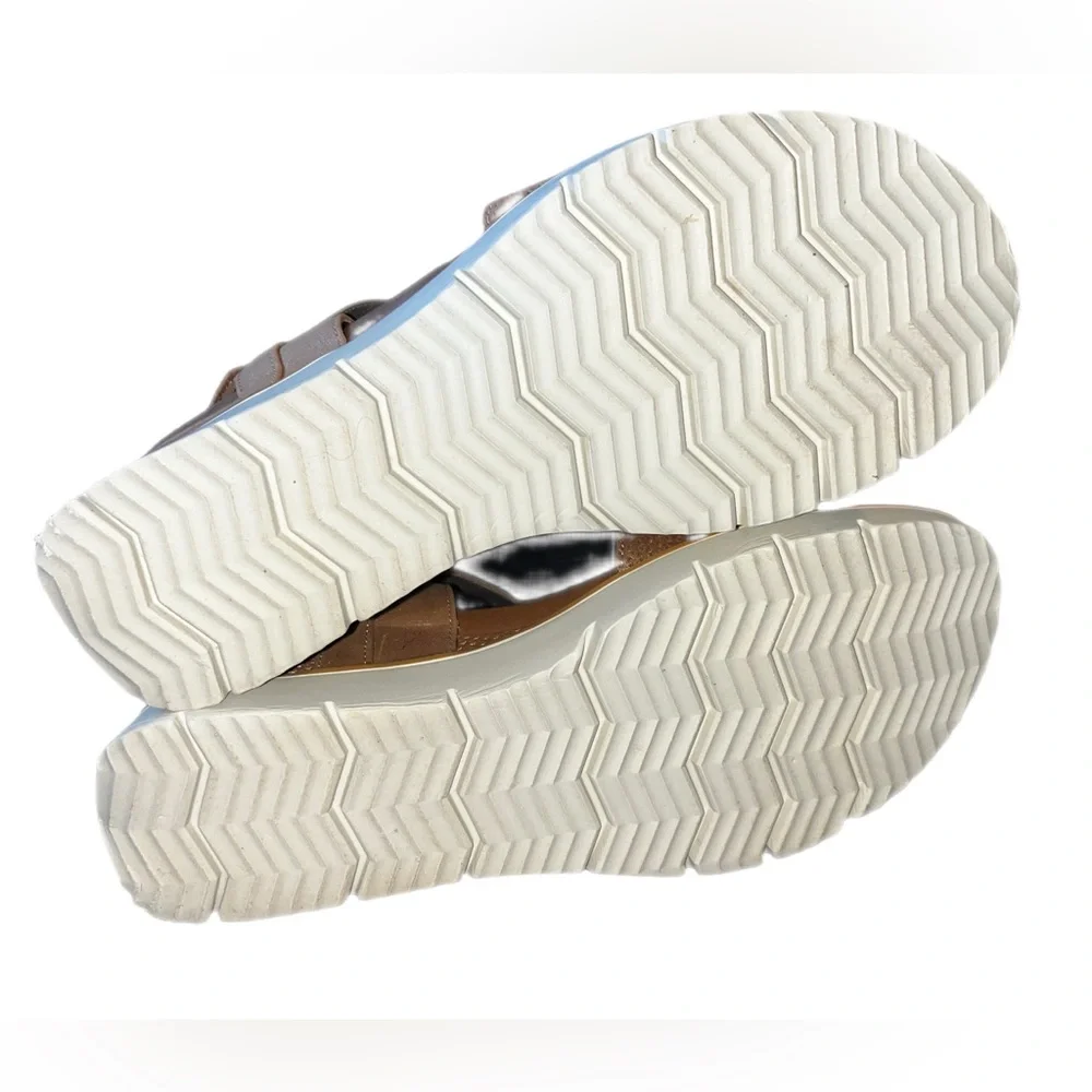 Hocus Pocus Sandals Philo Wedge size 9M